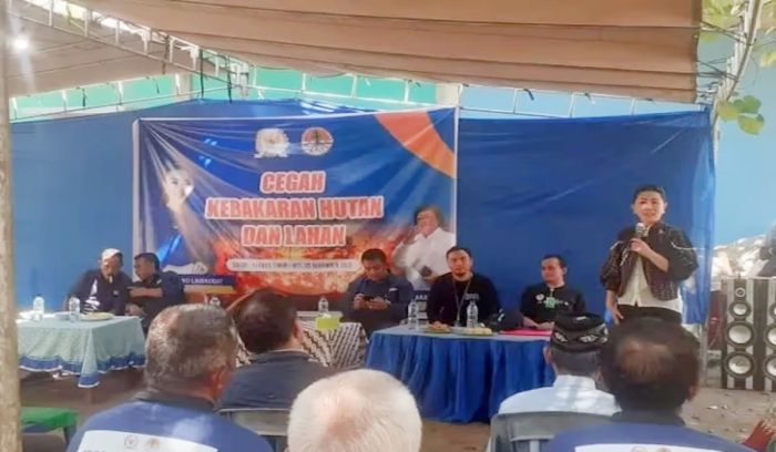 Julie Ajak Masyarakat Flotim Rawat Lingkungan